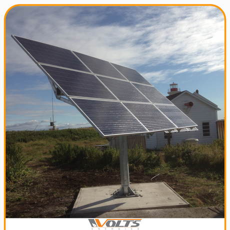 Panneaux solaires hors réseau avec système de montage en haut du poteau