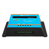 Vue de face en angle du régulateur de charge Victron BlueSolar PWM-Light 48 V 10 A