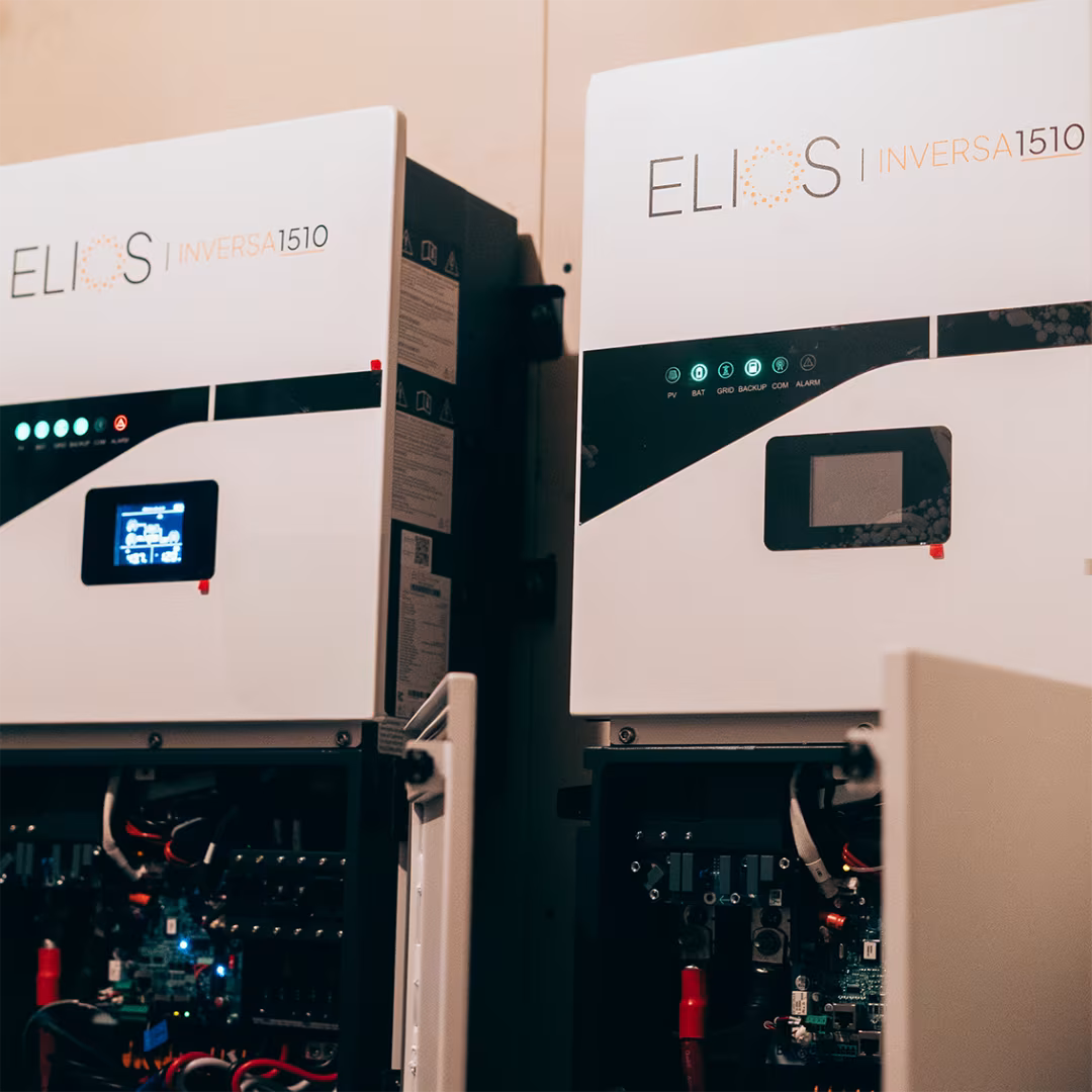 Two Elios Inversa 1510 hybrid inverters connected for expanded solar capacity