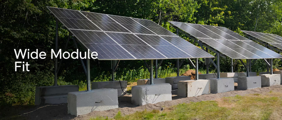 Installation solaire au sol avec lestage en béton Terra GM8-10, installée dans un environnement rural en plein air