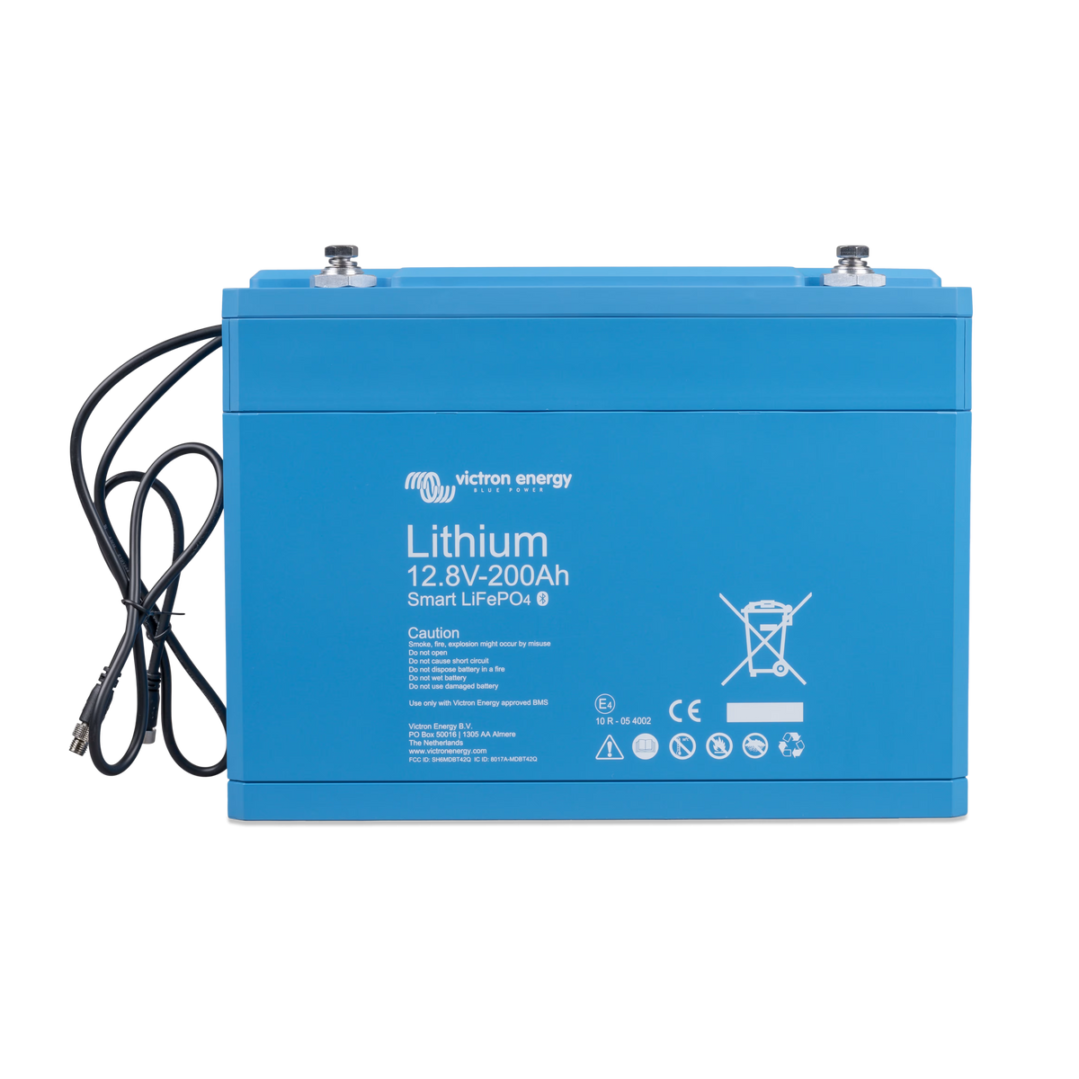 Vue de face de la batterie Victron Energy Smart LiFePO4, 12,8 V, 200 Ah, avec Bluetooth et câbles raccordés